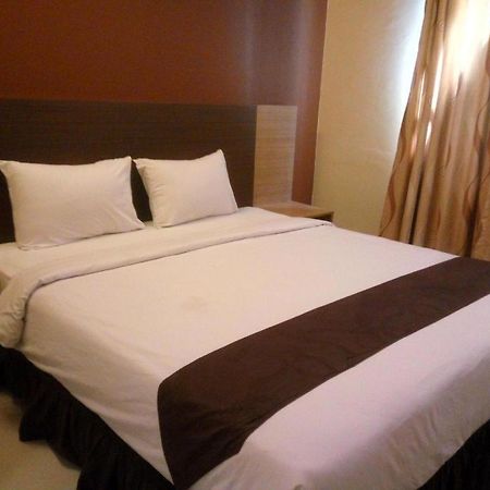 Max Hotel Makassar Luaran gambar