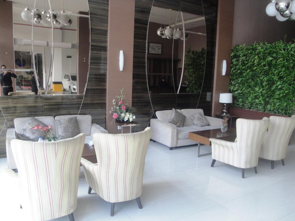 Max Hotel Makassar Luaran gambar