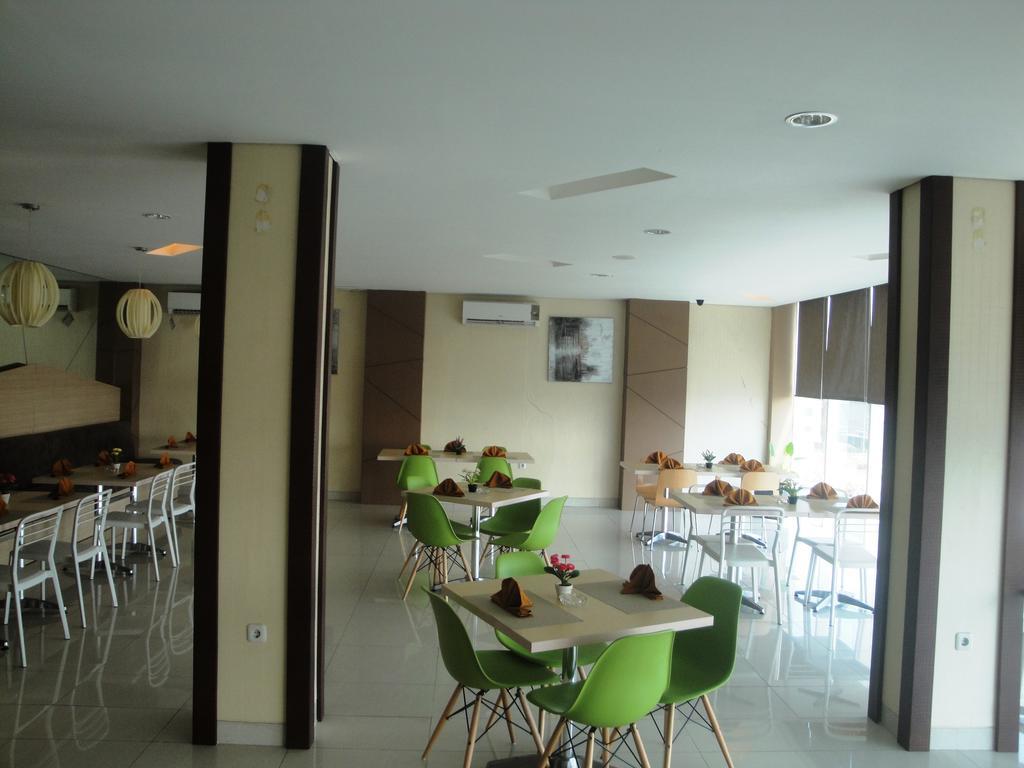 Max Hotel Makassar Luaran gambar