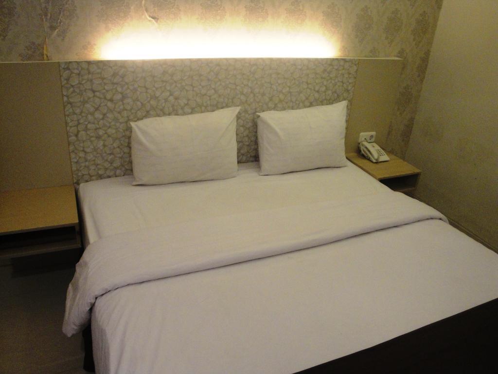 Max Hotel Makassar Bilik gambar