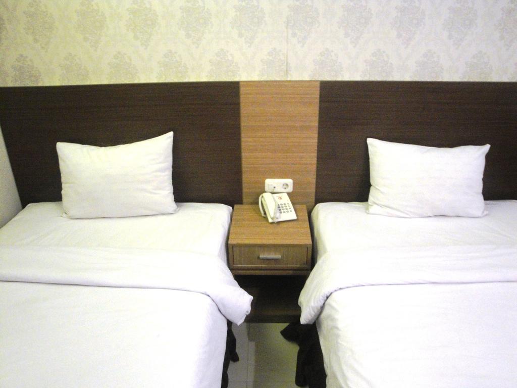 Max Hotel Makassar Bilik gambar