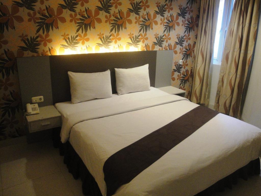 Max Hotel Makassar Bilik gambar