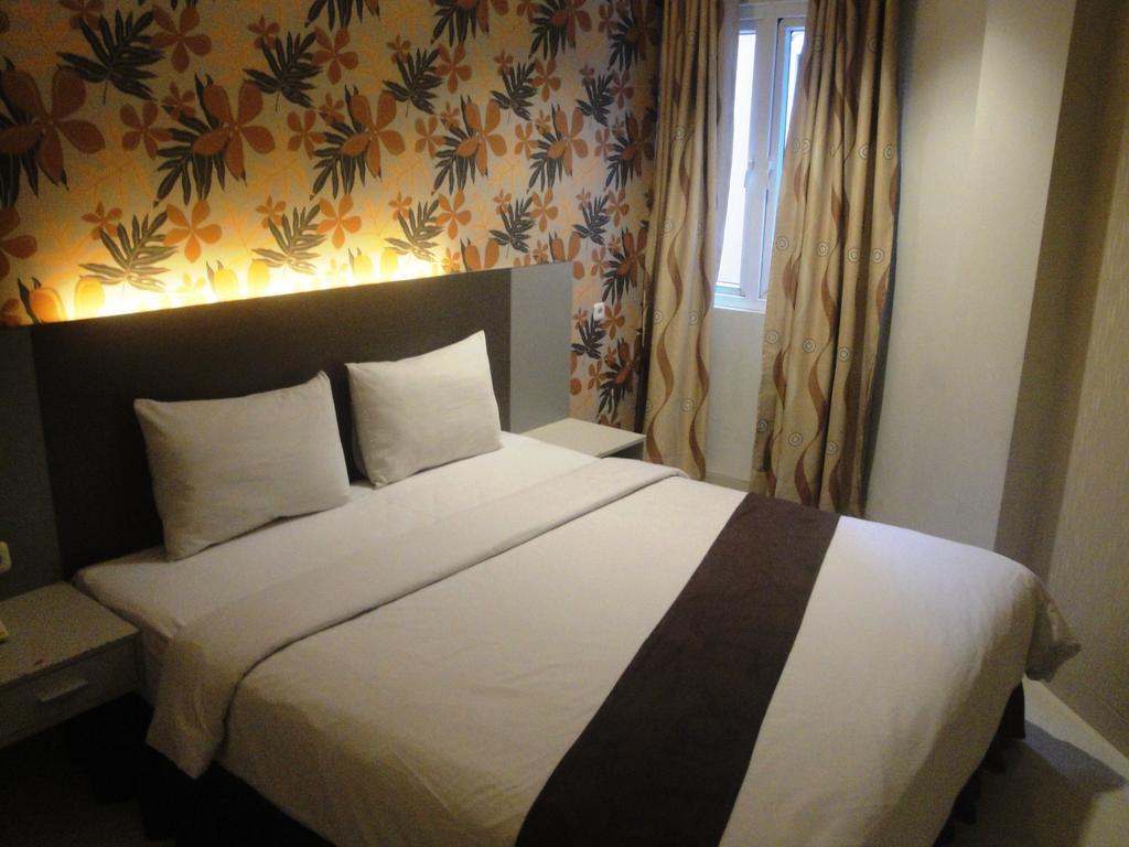 Max Hotel Makassar Bilik gambar