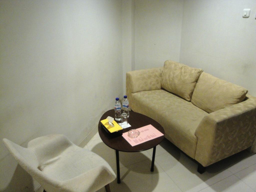 Max Hotel Makassar Bilik gambar