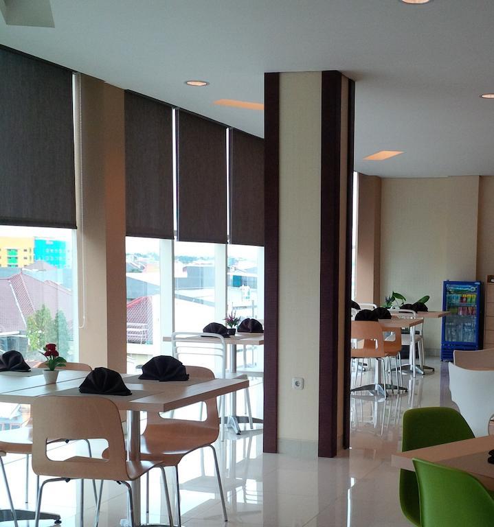 Max Hotel Makassar Luaran gambar