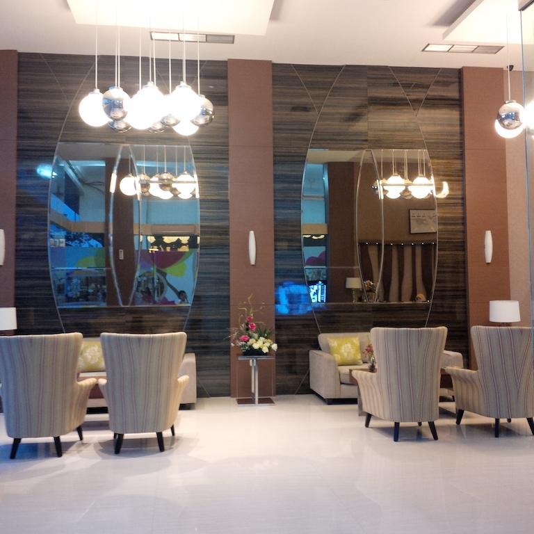 Max Hotel Makassar Luaran gambar