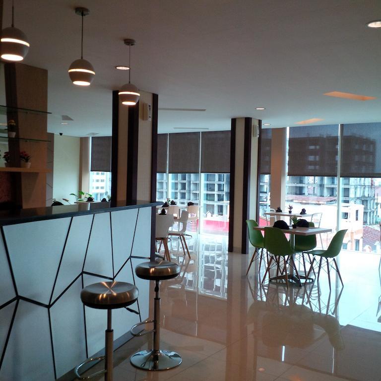 Max Hotel Makassar Luaran gambar