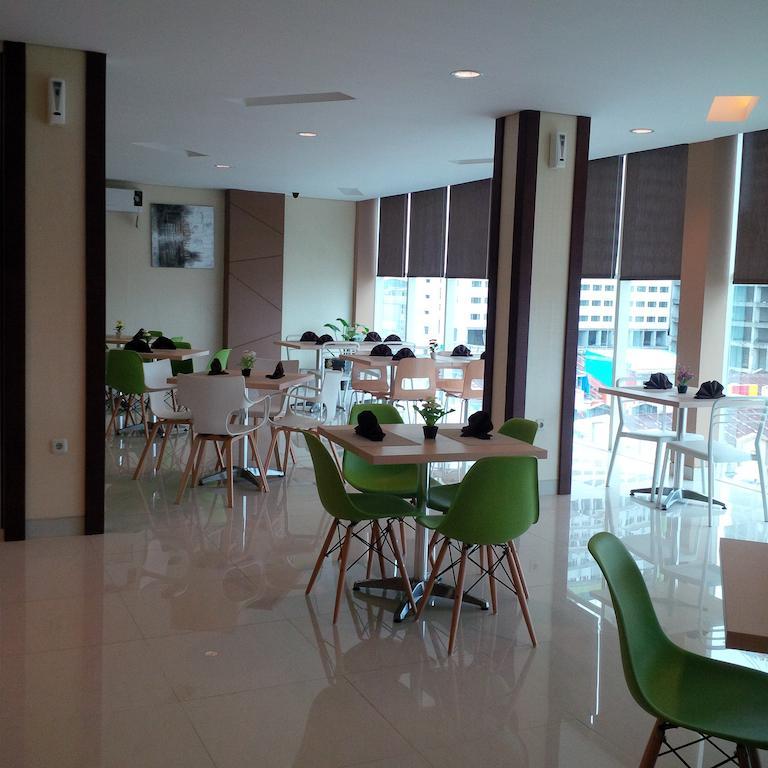 Max Hotel Makassar Luaran gambar