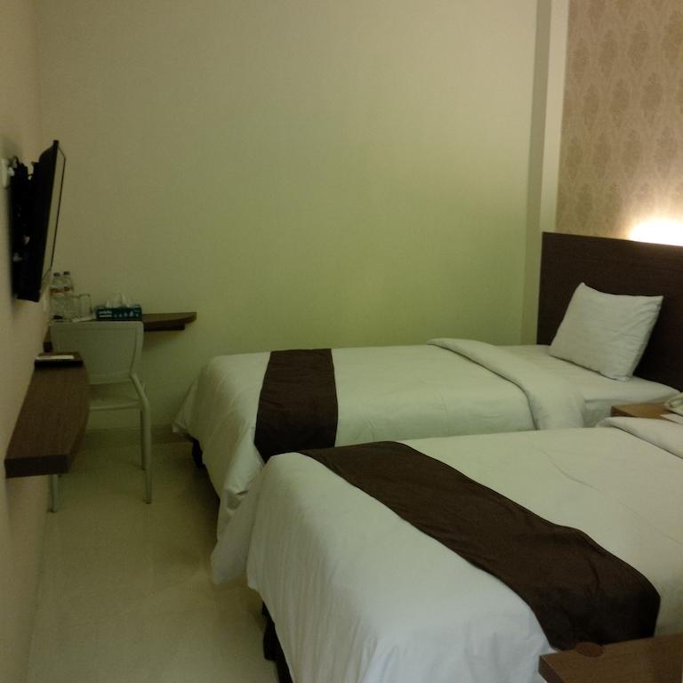 Max Hotel Makassar Bilik gambar