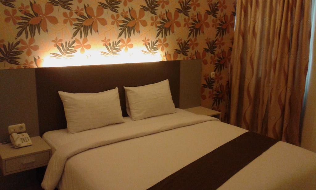 Max Hotel Makassar Bilik gambar